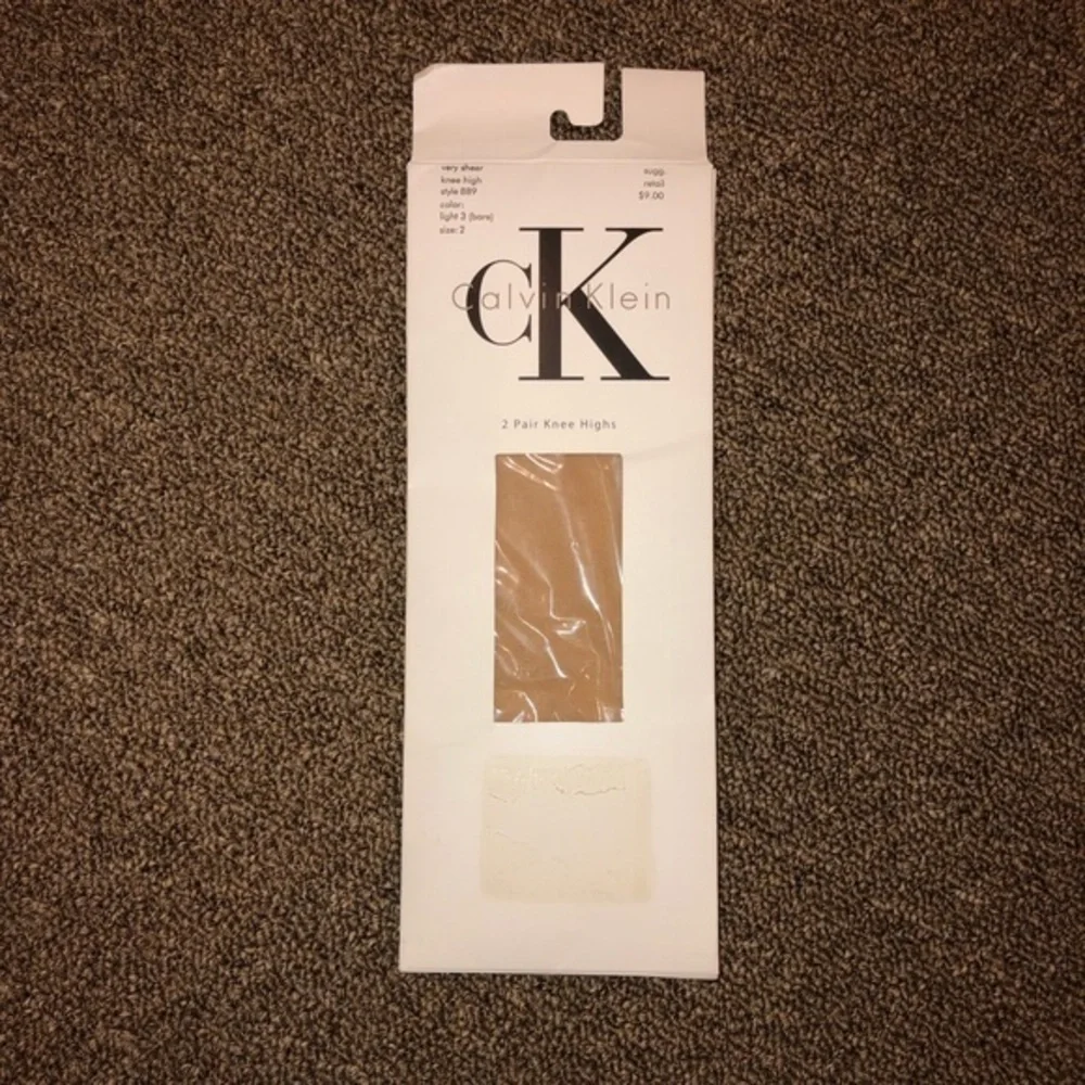 5 for $25 ❄️ Calvin Klein Very Sheer Knee Highs Size 2 Bare 1‎ PAIR ONLY